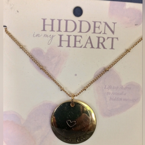 "Hidden In My Heart"Gold Pendant Necklace with Heart and 'Be Kind' Inscription - Picture 3 of 4